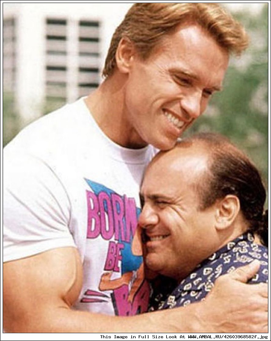 Arnold Shvarcenegger Arnold Schwarzenegger S Denni Devito Fotografii Biografiya Sorevnovaniya Bodibilding